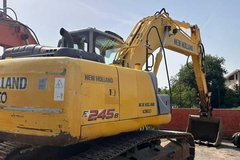 OmecoHub - Immagine NEW HOLLAND E245B